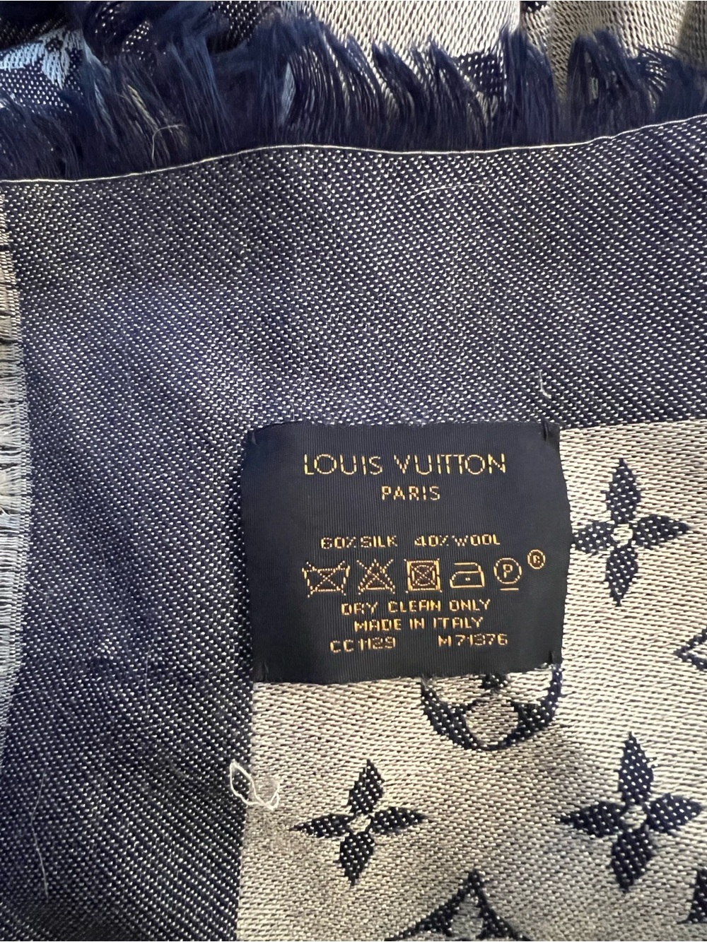 Louis Vuitton Monogram Denim Shaw - Picture 4 of 6
